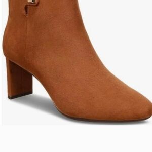 Elegant Tan Women's Ankle Boots